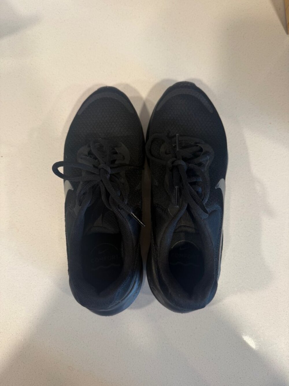 Nike Black Running Sneakers – Women’s Size 7 - Picture 2 of 6